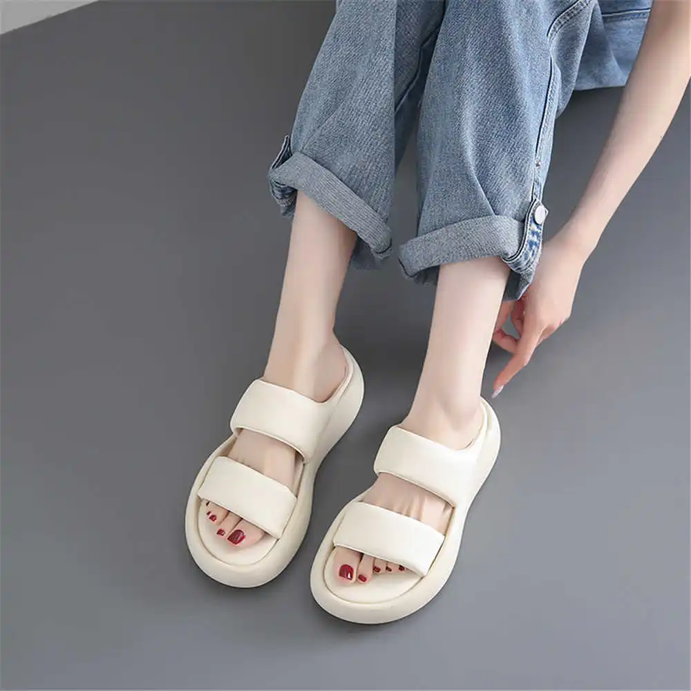 Size 39 Strips Summer Shoes Sa - Luxury Lifestyle Resort recensione e prezzo