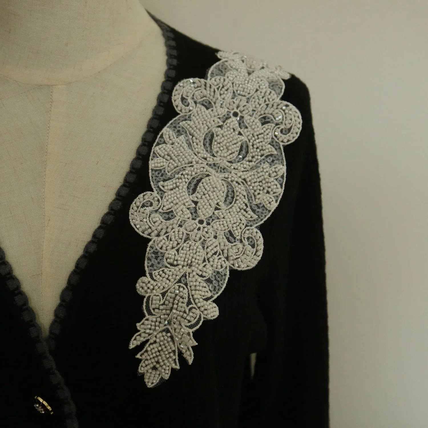Luxury flower beaded embroider - Luxury Lifestyle Photography recensione e prezzo