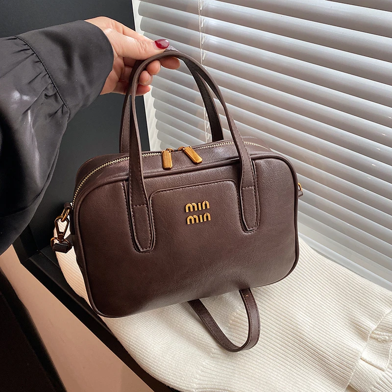 Elegant Women Luxury Leather D - Luxury Lifestyle City recensione e prezzo
