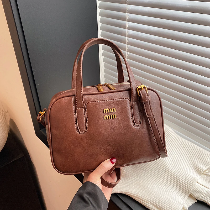 Elegant Women Luxury Leather D - Luxury Lifestyle City recensione e prezzo
