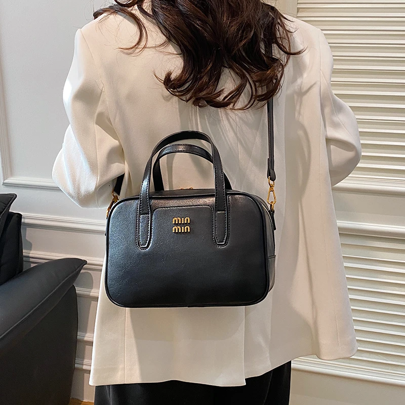 Elegant Women Luxury Leather D - Luxury Lifestyle City recensione e prezzo